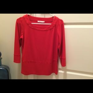 Three-quarter sleeve top